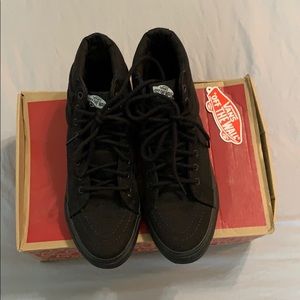 Black hightop vans for women🖤